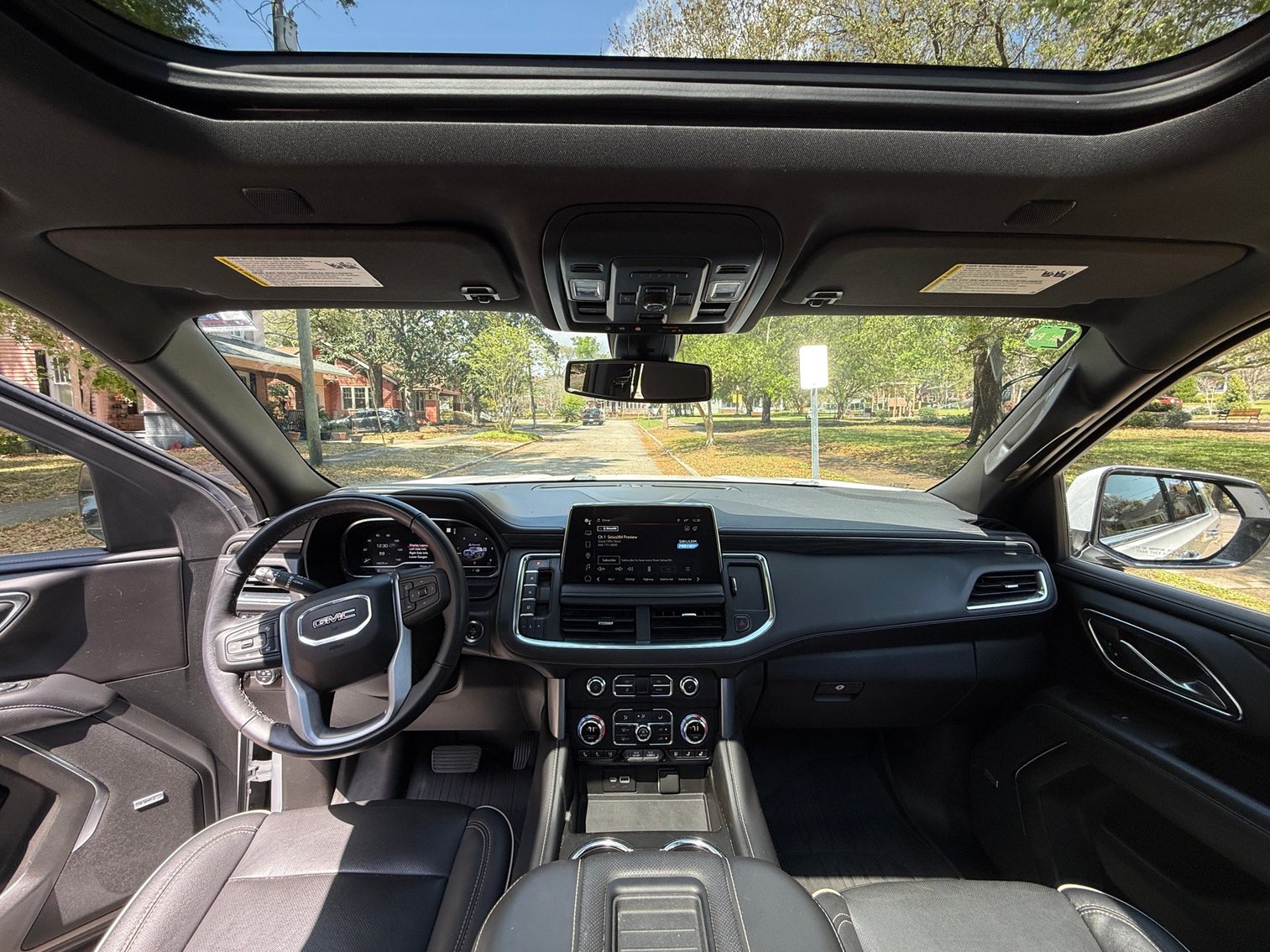 Image for 2022 GMC Yukon XL SLT 4WD – V8, Leather, 3rd Row, Loaded SUV