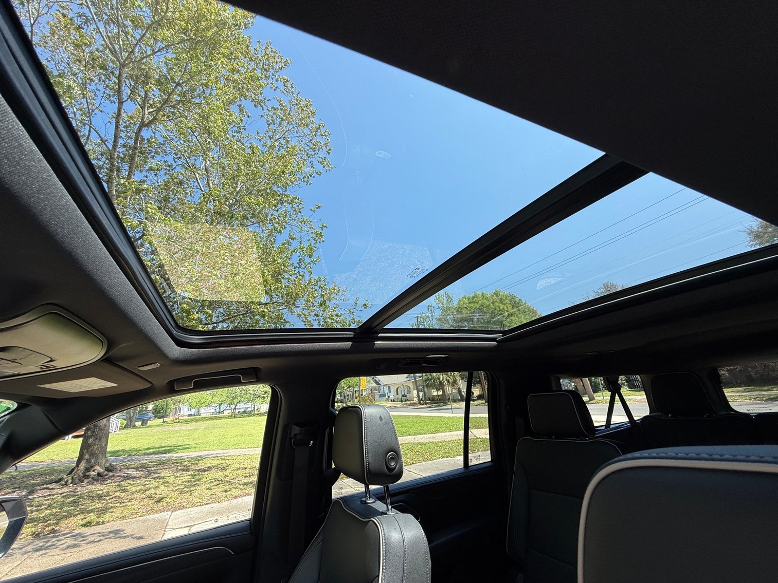 Image for 2022 GMC Yukon XL SLT 4WD – V8, Leather, 3rd Row, Loaded SUV