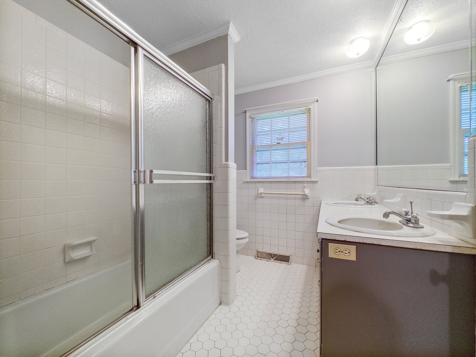 Image for 206 Ellington Road