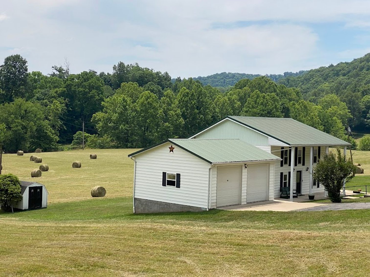 Image for HENNEN TRUST ABSOLUTE REAL ESTATE AUCTION