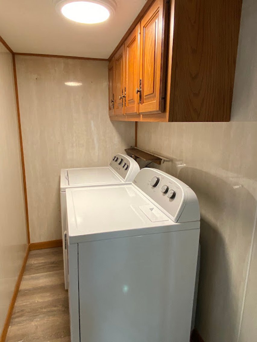 Image for HENNEN TRUST ABSOLUTE REAL ESTATE AUCTION