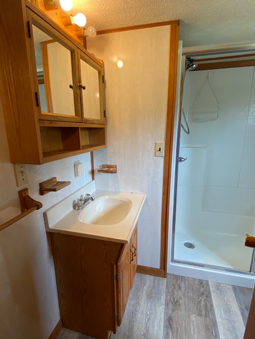 Image for HENNEN TRUST ABSOLUTE REAL ESTATE AUCTION