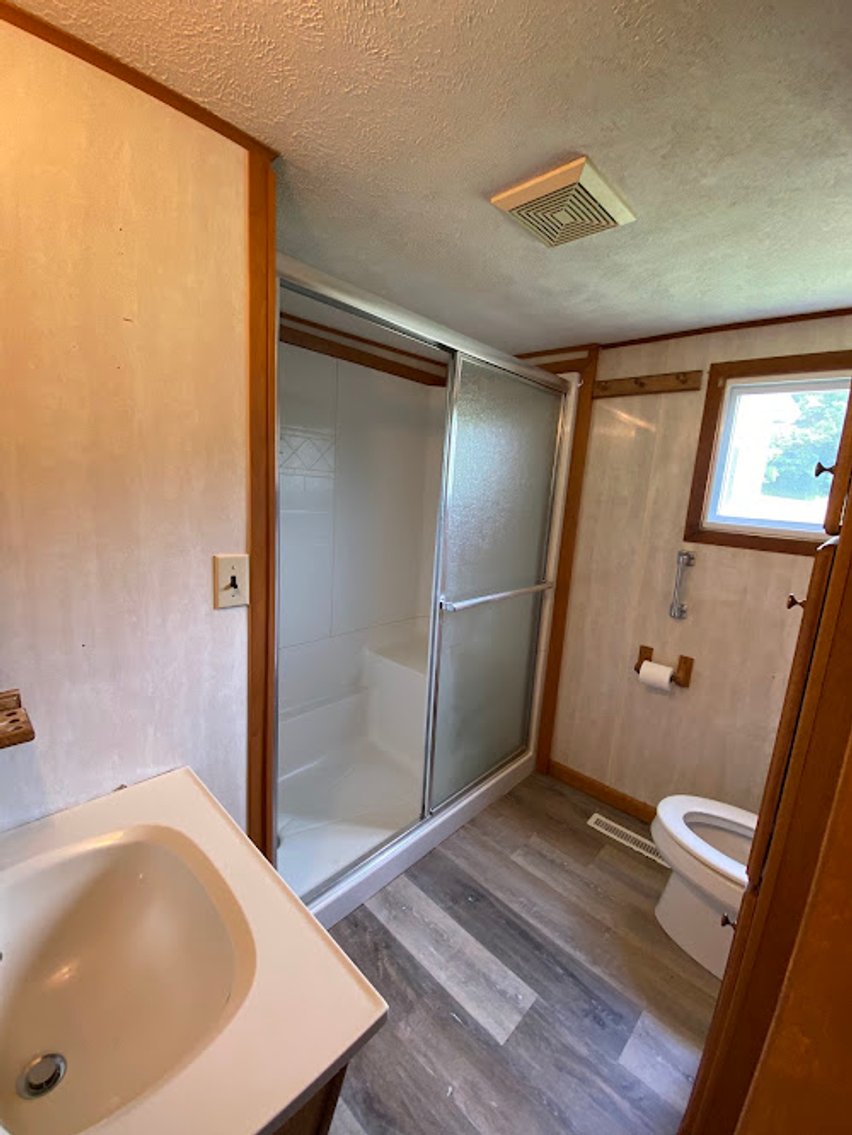 Image for HENNEN TRUST ABSOLUTE REAL ESTATE AUCTION