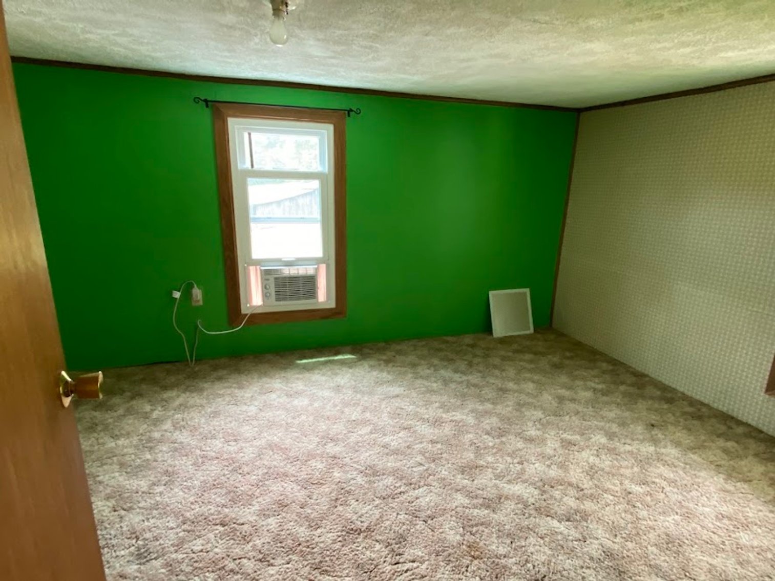 Image for HENNEN TRUST ABSOLUTE REAL ESTATE AUCTION