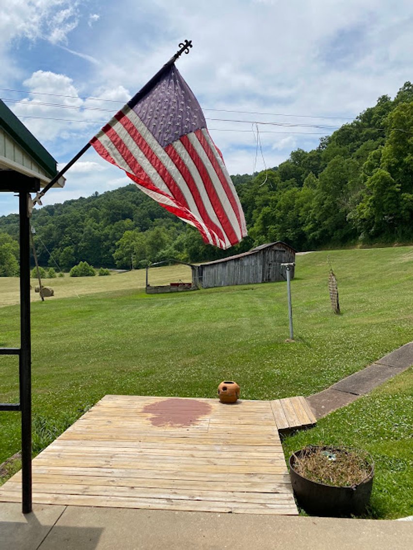 Image for HENNEN TRUST ABSOLUTE REAL ESTATE AUCTION