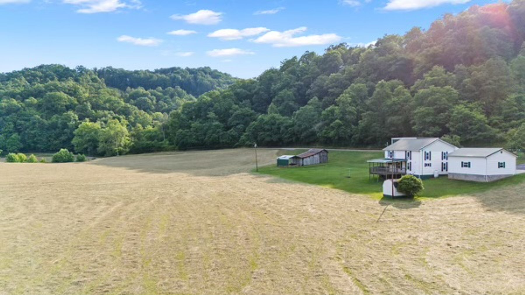 Image for HENNEN TRUST ABSOLUTE REAL ESTATE AUCTION