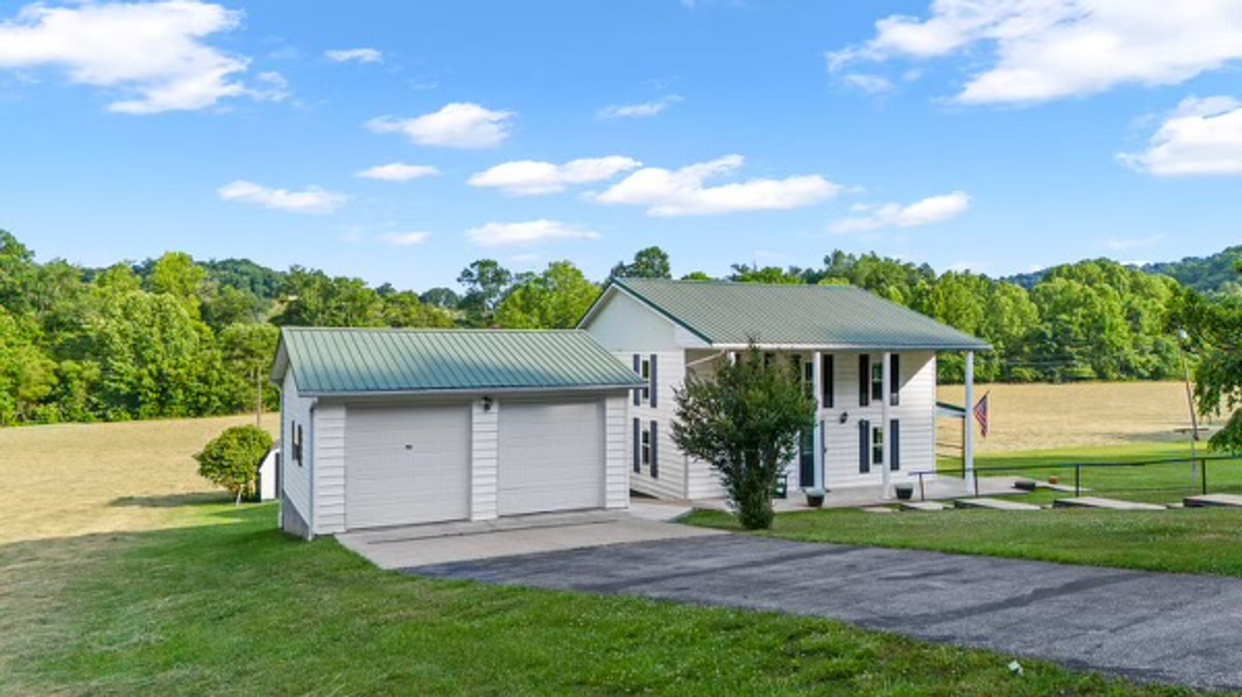 Image for HENNEN TRUST ABSOLUTE REAL ESTATE AUCTION