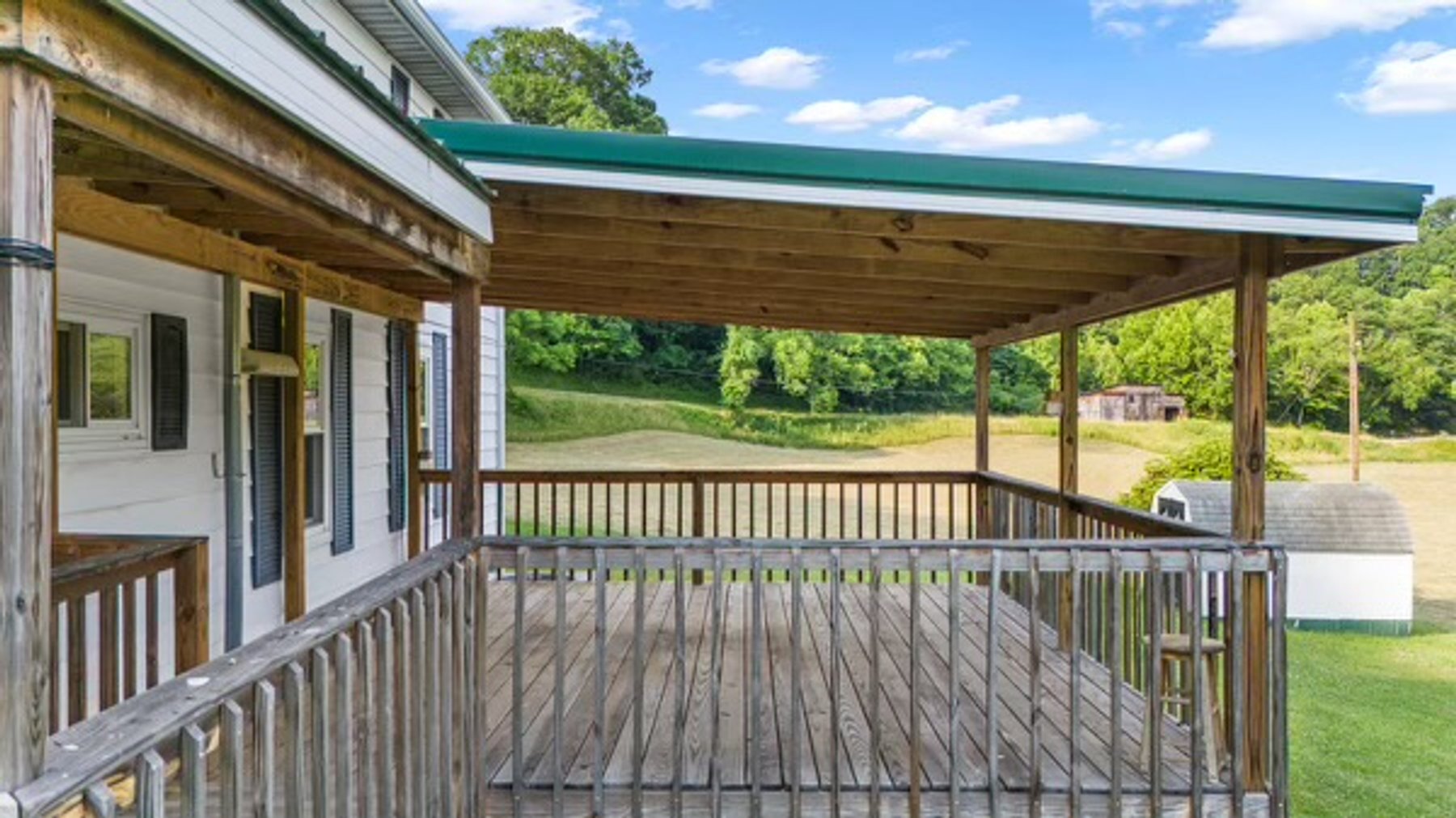 Image for HENNEN TRUST ABSOLUTE REAL ESTATE AUCTION