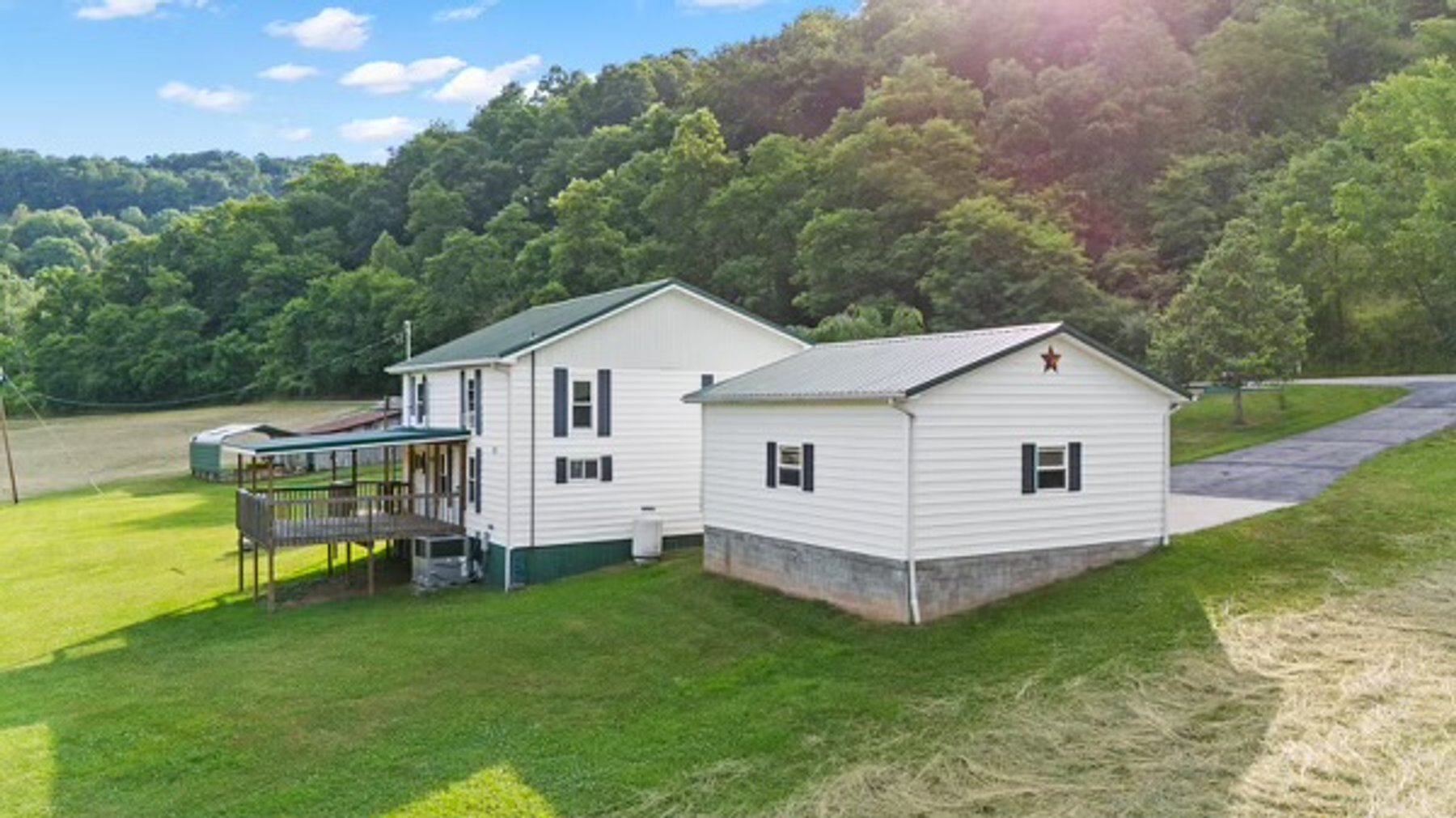 Image for HENNEN TRUST ABSOLUTE REAL ESTATE AUCTION