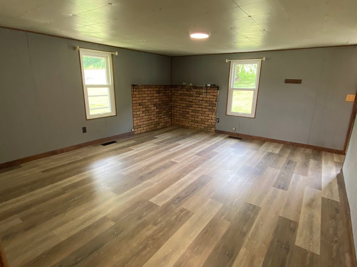 Image for HENNEN TRUST ABSOLUTE REAL ESTATE AUCTION