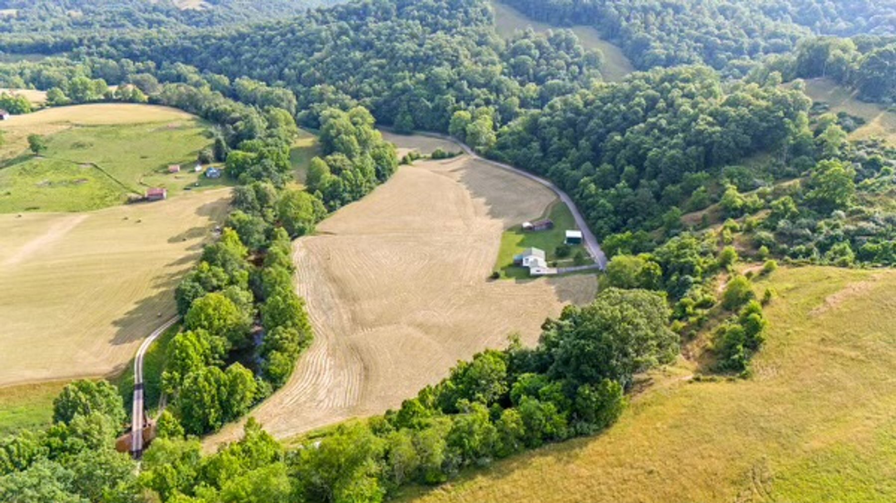 Image for HENNEN TRUST ABSOLUTE REAL ESTATE AUCTION