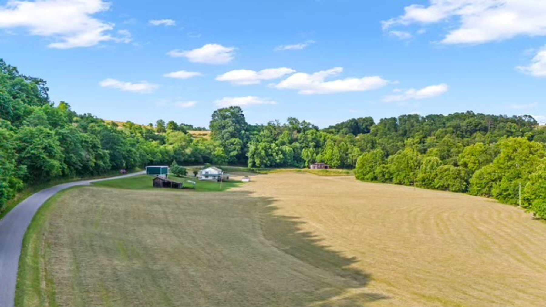 Image for HENNEN TRUST ABSOLUTE REAL ESTATE AUCTION