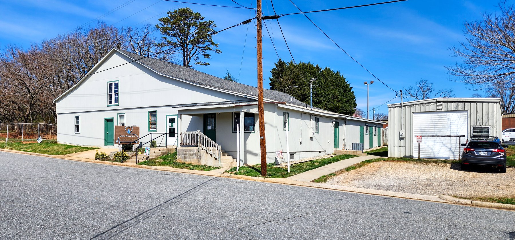 Image for Gretna Animal Clinic: 6,240 Sq.Ft. Facility on 1.23 Acres just off Main St