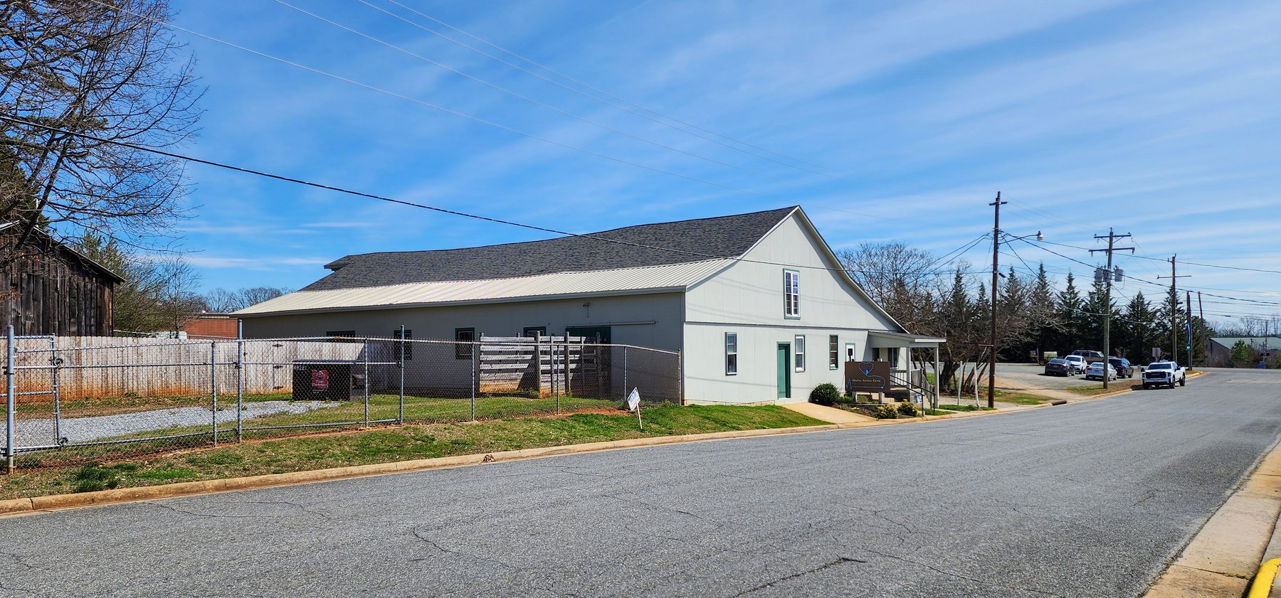 Image for Gretna Animal Clinic: 6,240 Sq.Ft. Facility on 1.23 Acres just off Main St