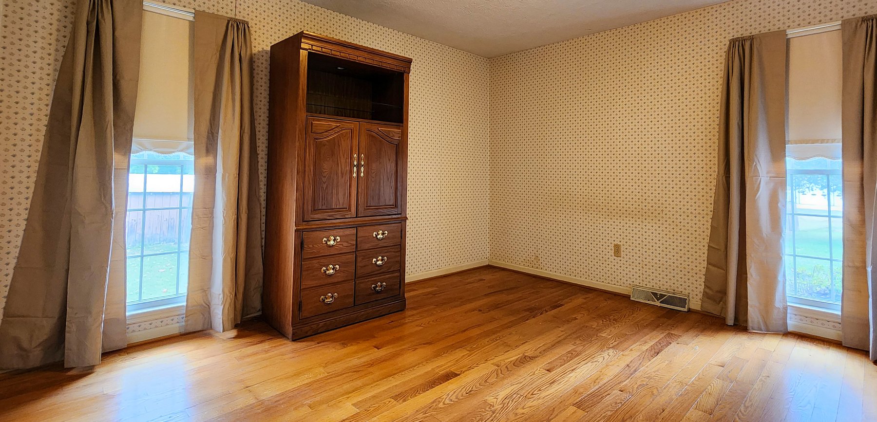 Image for 3,700 Sq.Ft. 5BR 3.5BA starting at $285k