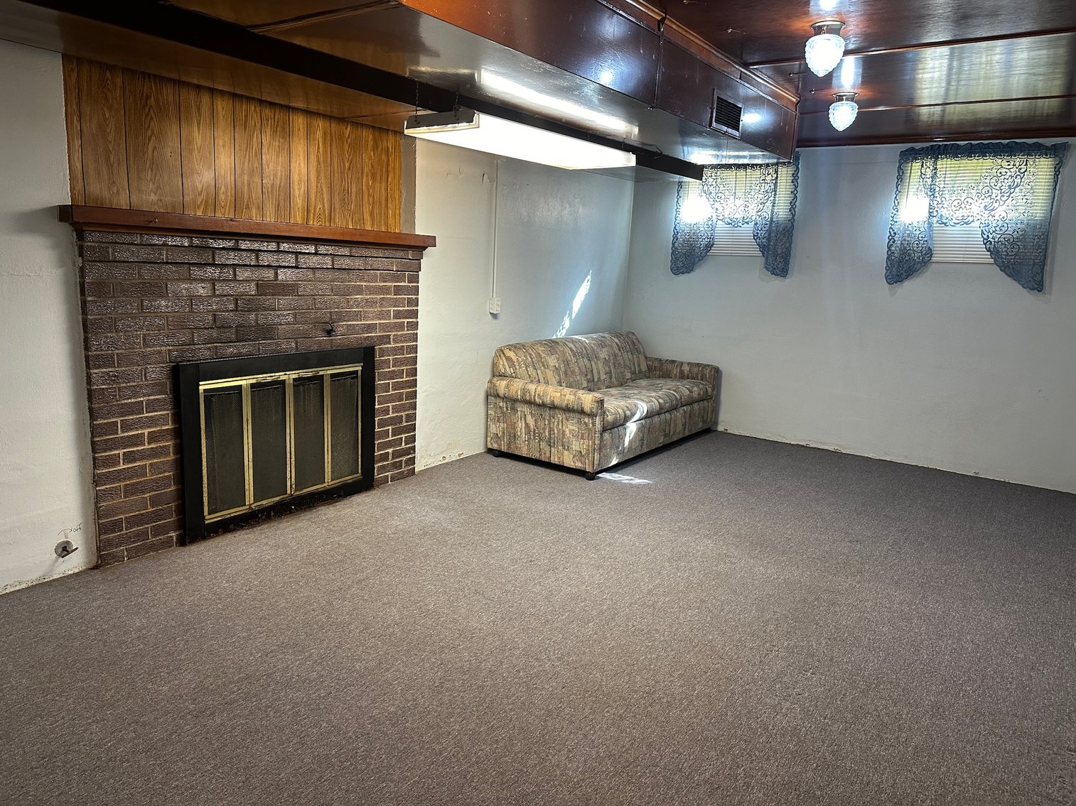 Image for 210 W Main Street, Early!