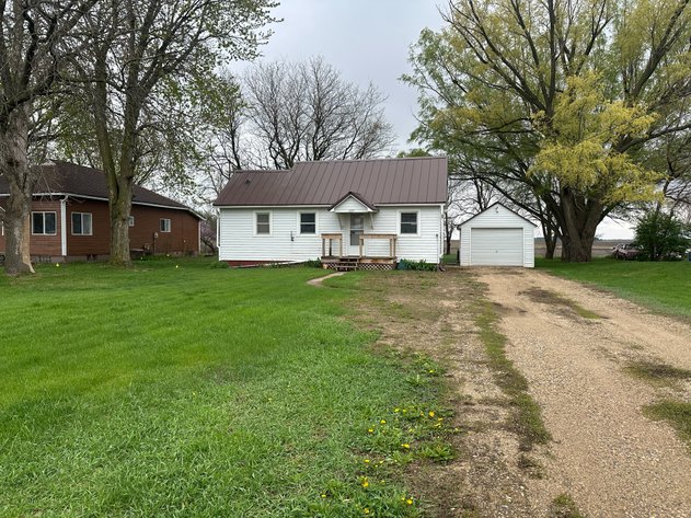 Image for 107 E South Street, Early!