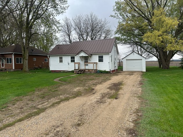 Image for 107 E South Street, Early!