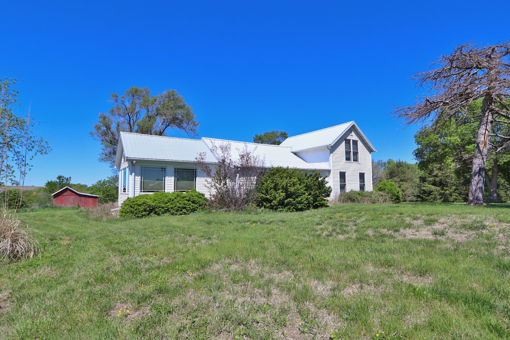 Image for Donald W. Eis Farmland Auction by the Schaardt Auction Team with Burrows Tracts Real Estate