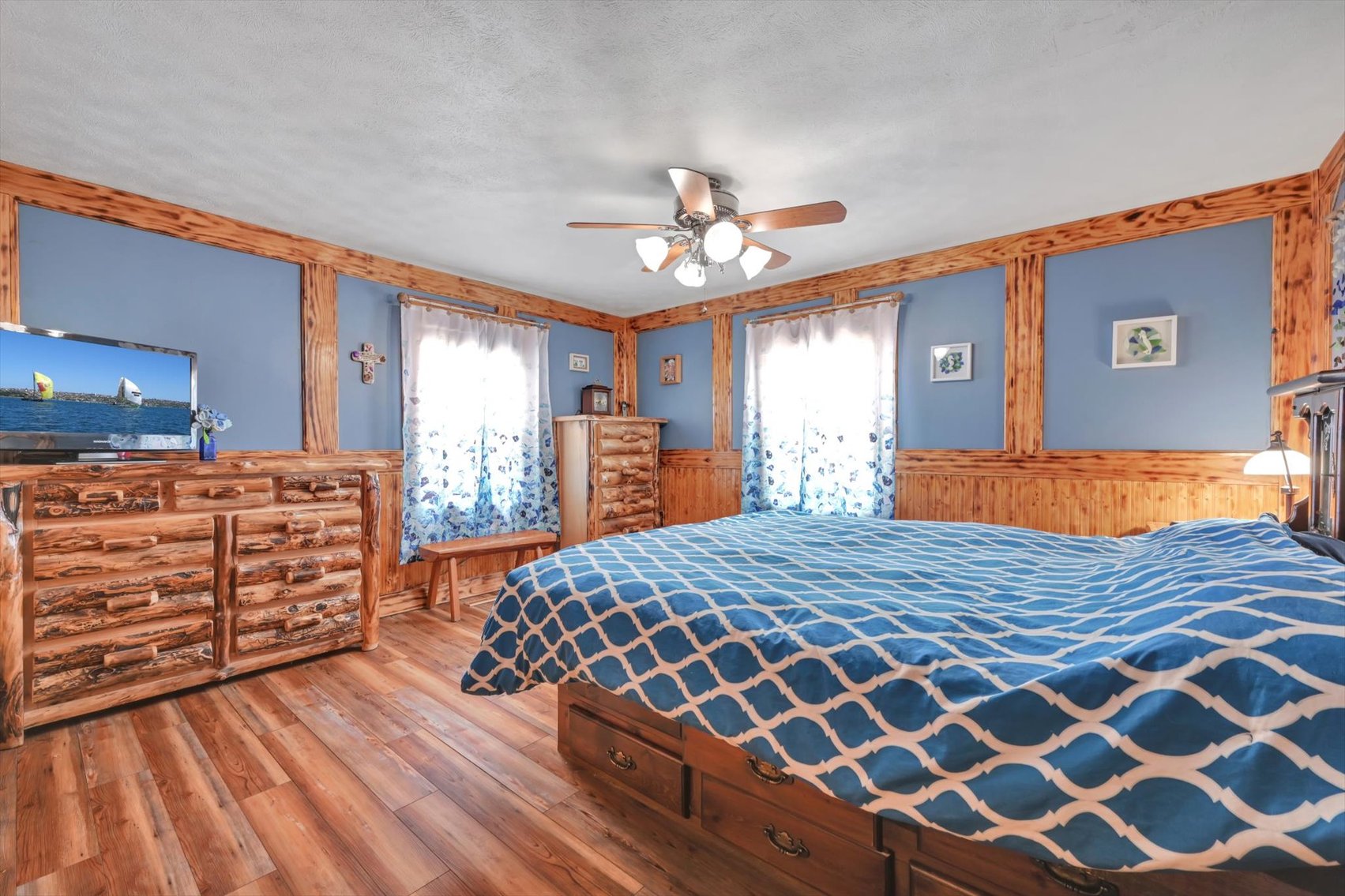 Image for Online Real Estate Auction - Cape Cod Style House with Auto Body Garage on 2+ Acres