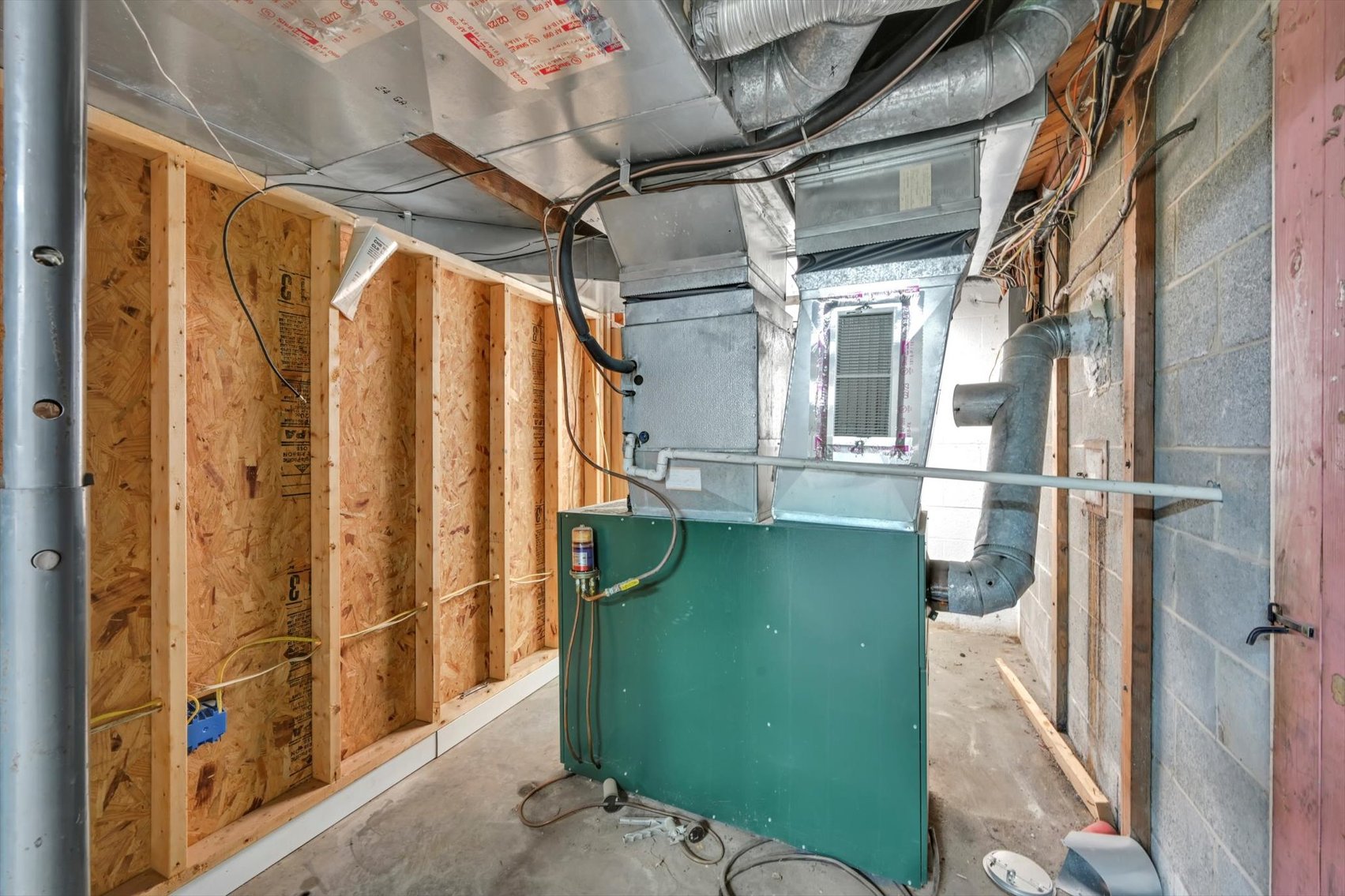 Image for Online Real Estate Auction - Cape Cod Style House with Auto Body Garage on 2+ Acres