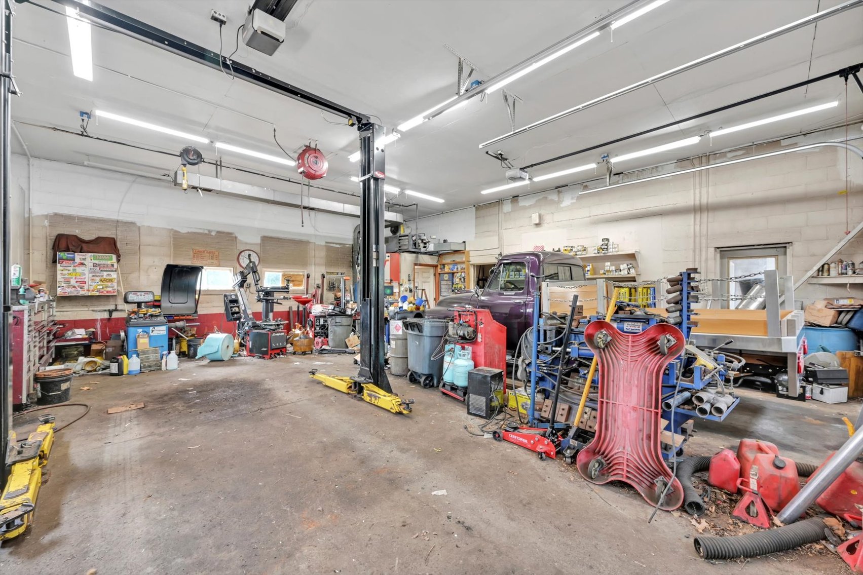 Image for Online Real Estate Auction - Cape Cod Style House with Auto Body Garage on 2+ Acres