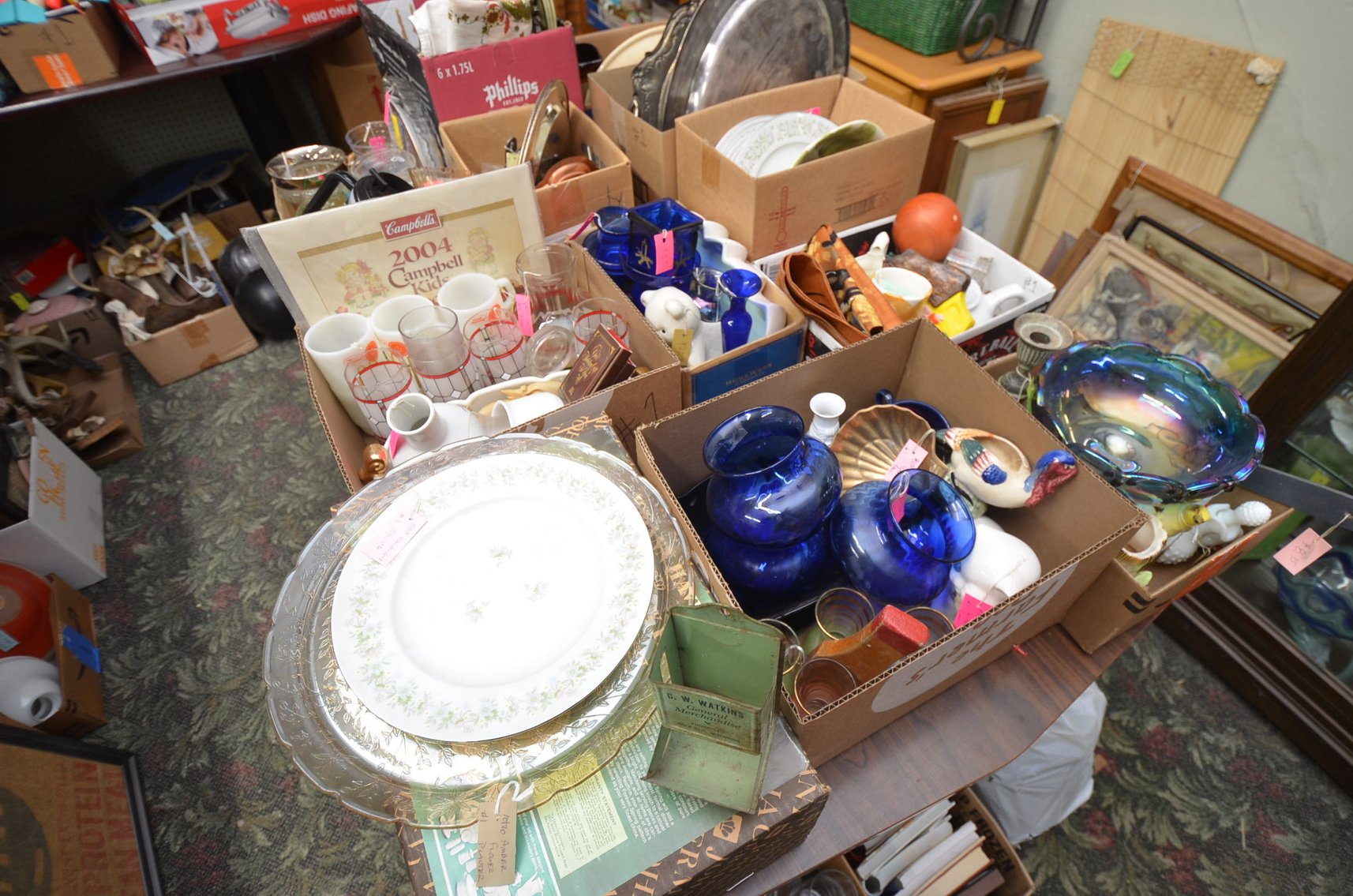 Image for STARGAZERS INVENTORY REDUCTION: VINTAGE FURNITURE & TOYS, CROCKS, COLLECTIBLES, and MORE! - Durand, WI