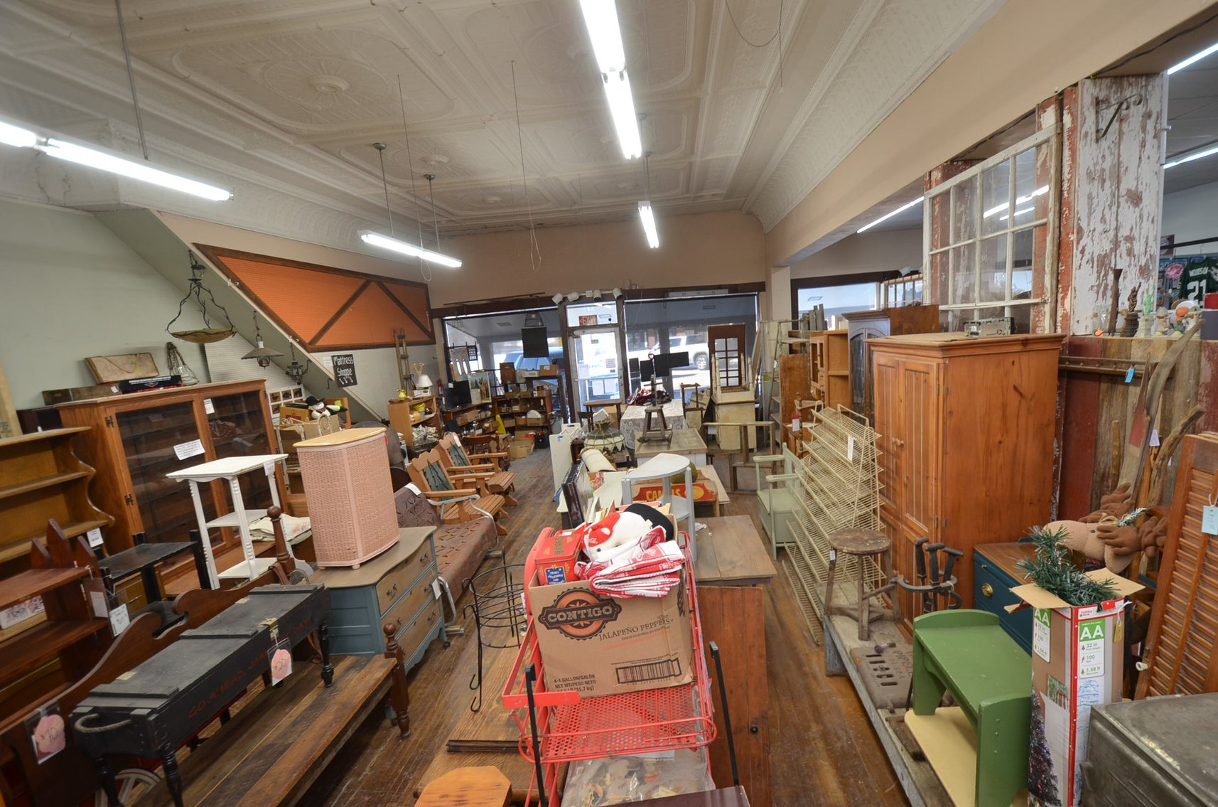 Image for STARGAZERS INVENTORY REDUCTION: VINTAGE FURNITURE & TOYS, CROCKS, COLLECTIBLES, and MORE! - Durand, WI