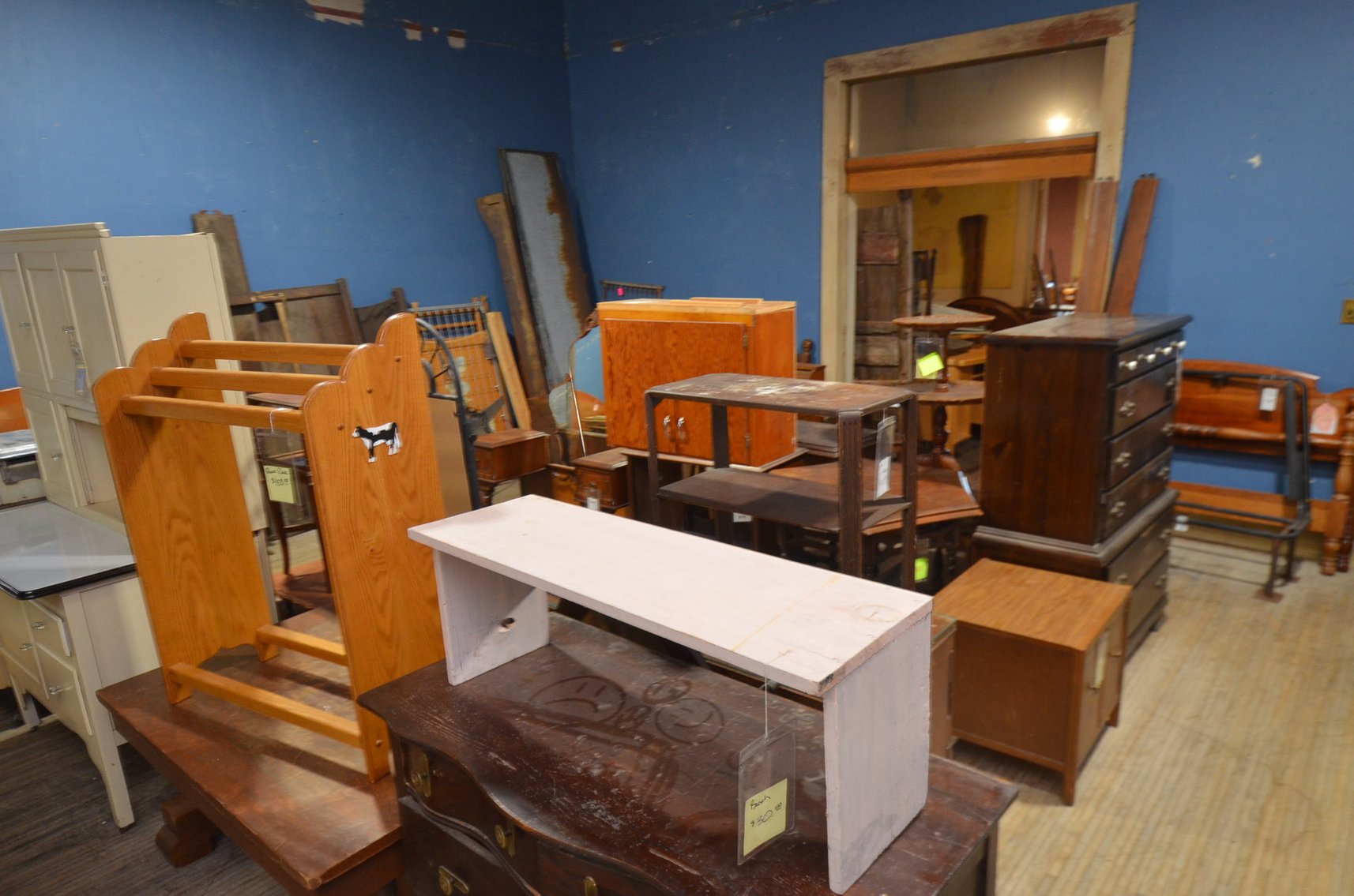 Image for STARGAZERS INVENTORY REDUCTION: VINTAGE FURNITURE & TOYS, CROCKS, COLLECTIBLES, and MORE! - Durand, WI