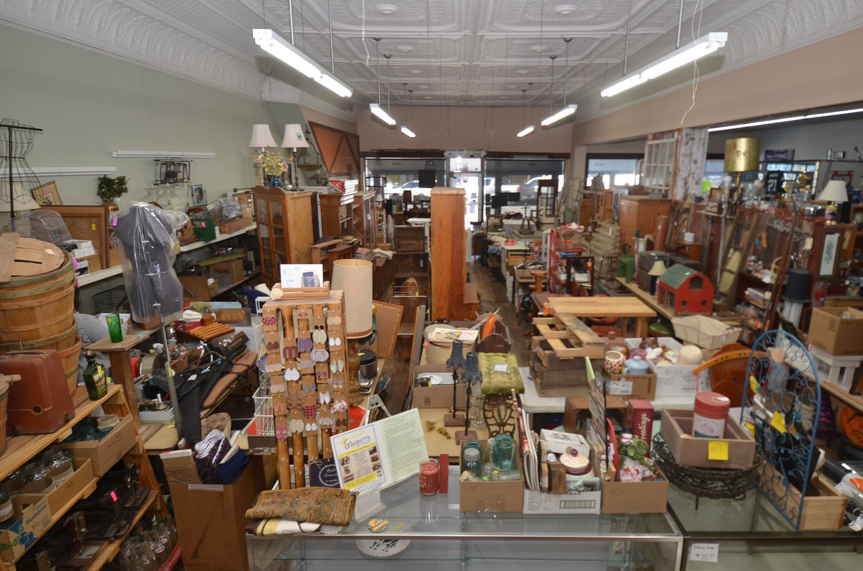 Image for STARGAZERS INVENTORY REDUCTION: VINTAGE FURNITURE & TOYS, CROCKS, COLLECTIBLES, and MORE! - Durand, WI