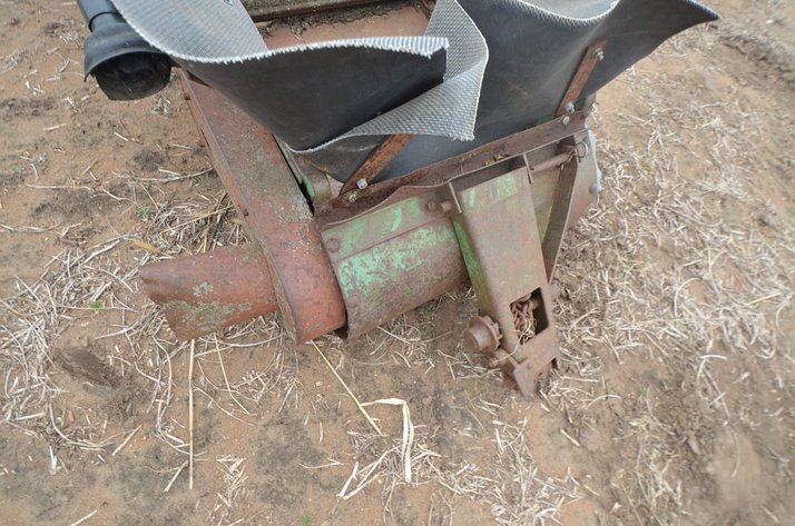 Image for John Deere 350 Elevator