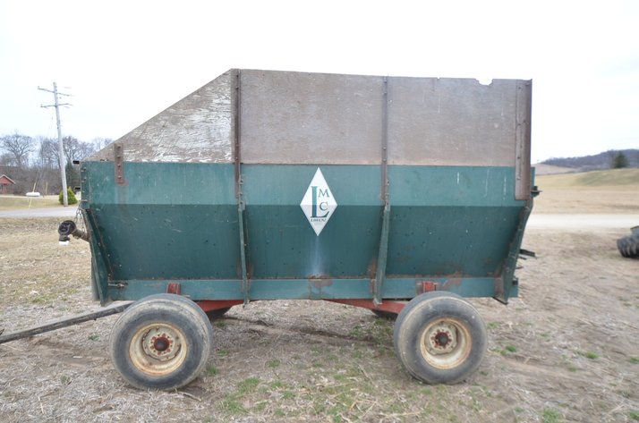 Image for Lorenz MFG Rear Unload Wagon