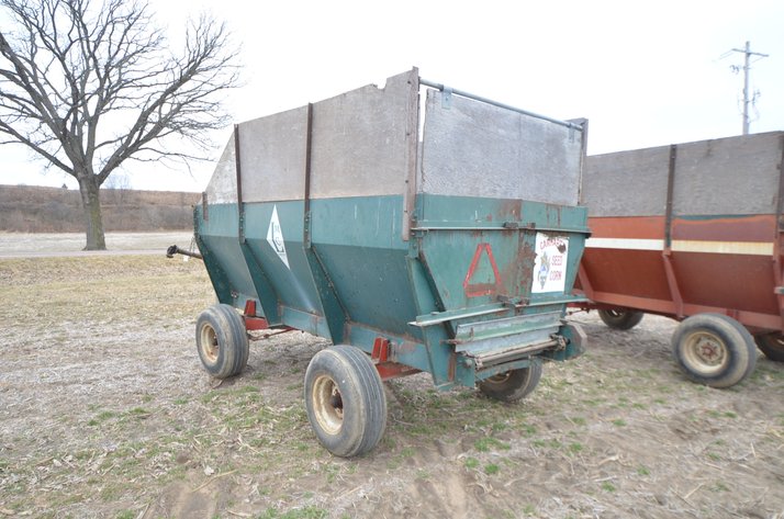 Image for Lorenz MFG Rear Unload Wagon