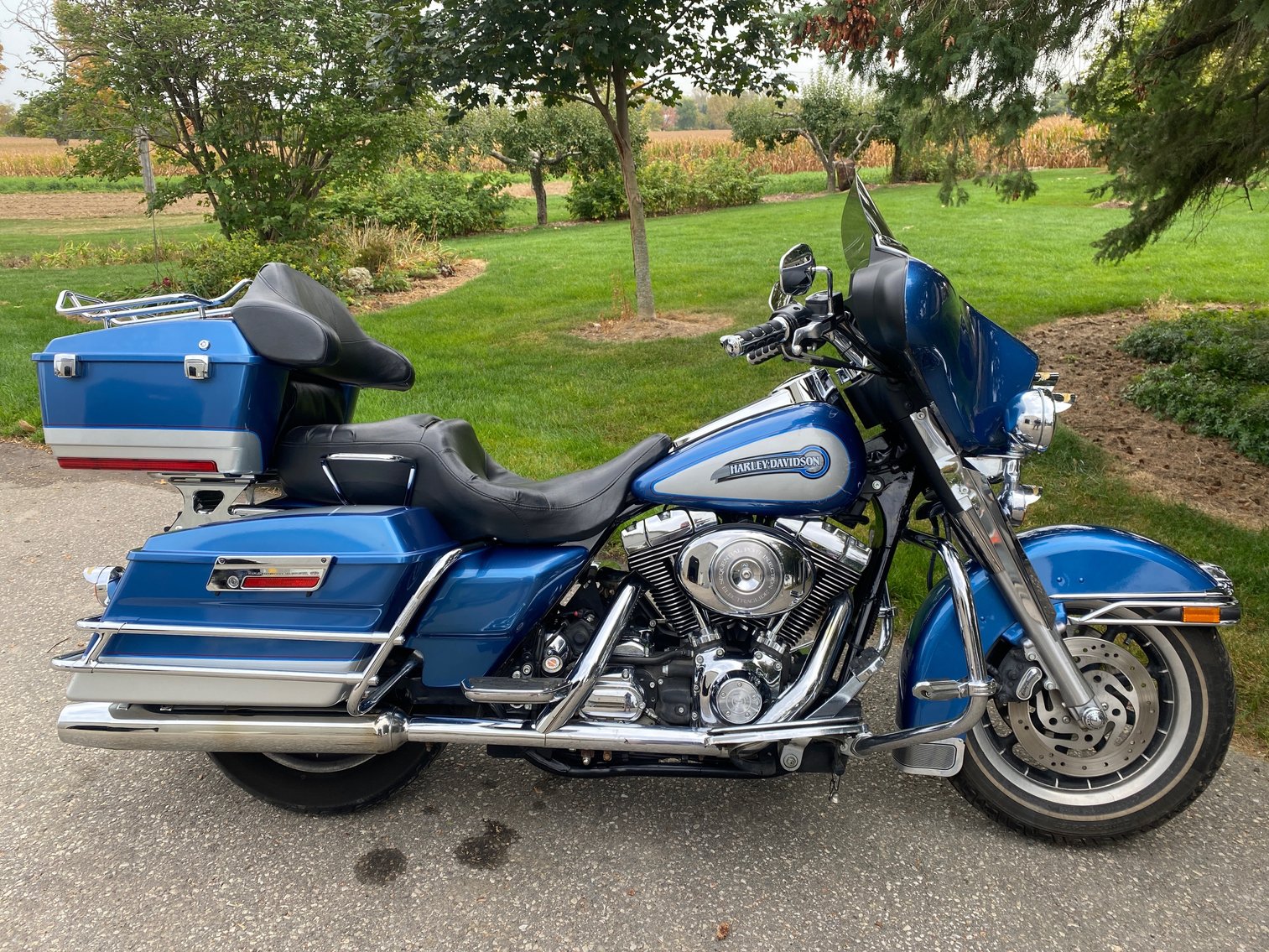 Image for Everett Burns Moving Sale - Hamilton