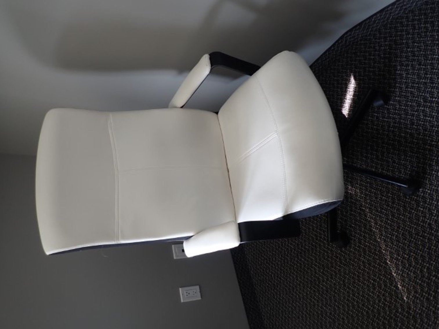 Image for Monday Noon Hour Office Auction - Kitchener