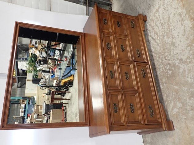 Image for Snyder Home & Holiday Treasures Auction - Guelph