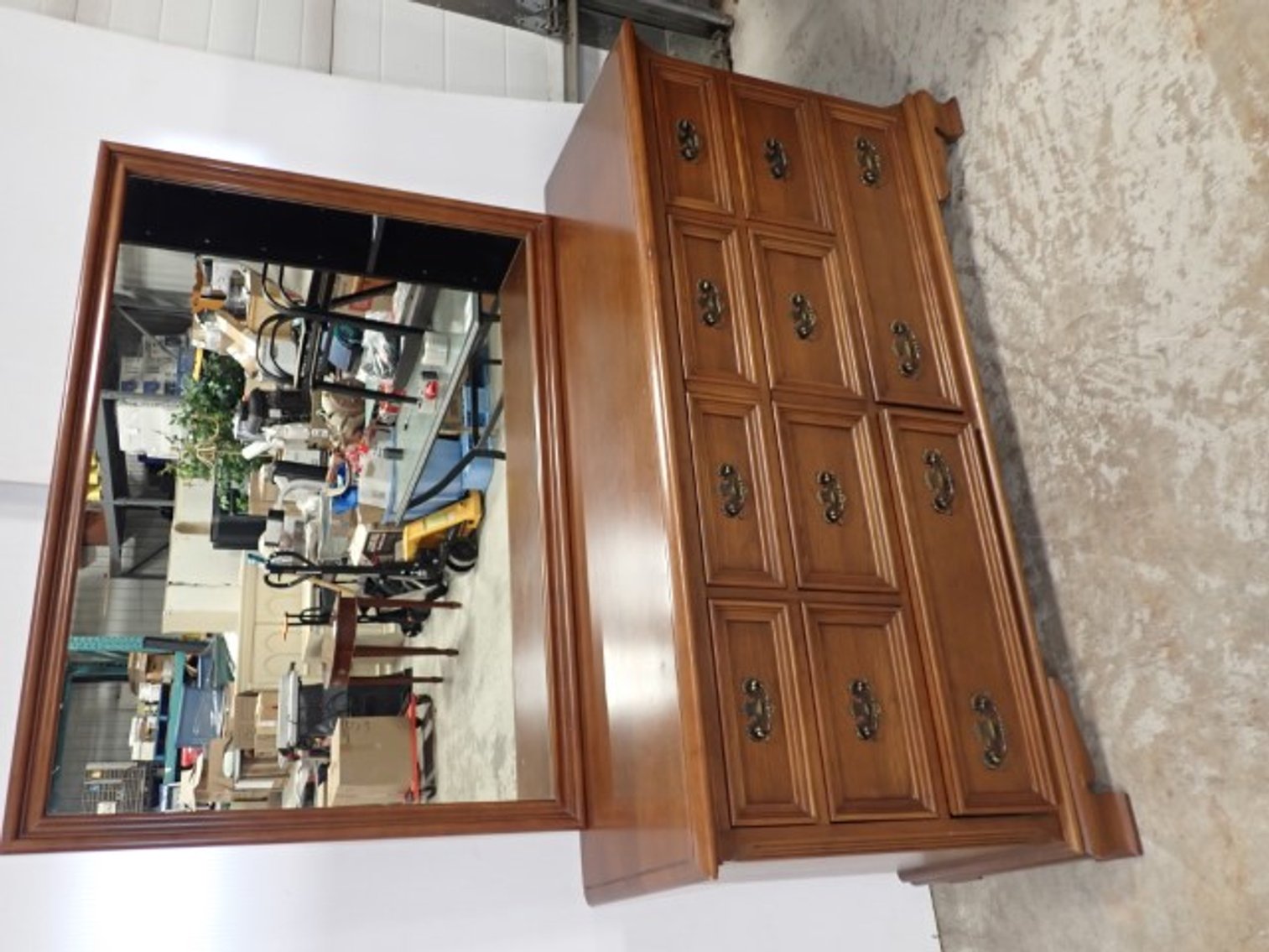 Image for Snyder Home & Holiday Treasures Auction - Guelph