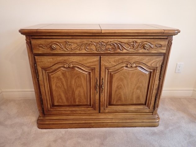 Image for Hibriten Dining Room Sideboard