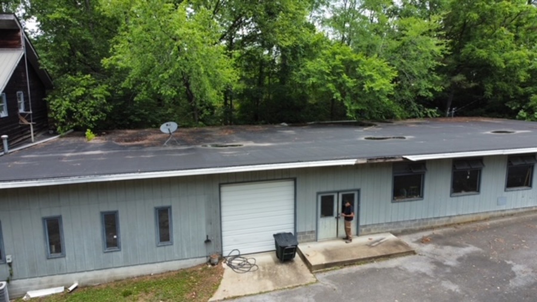 Image for Commercial Space - 8,000+ sq ft - Cabinet Shop near Hwy 100 - Centerville