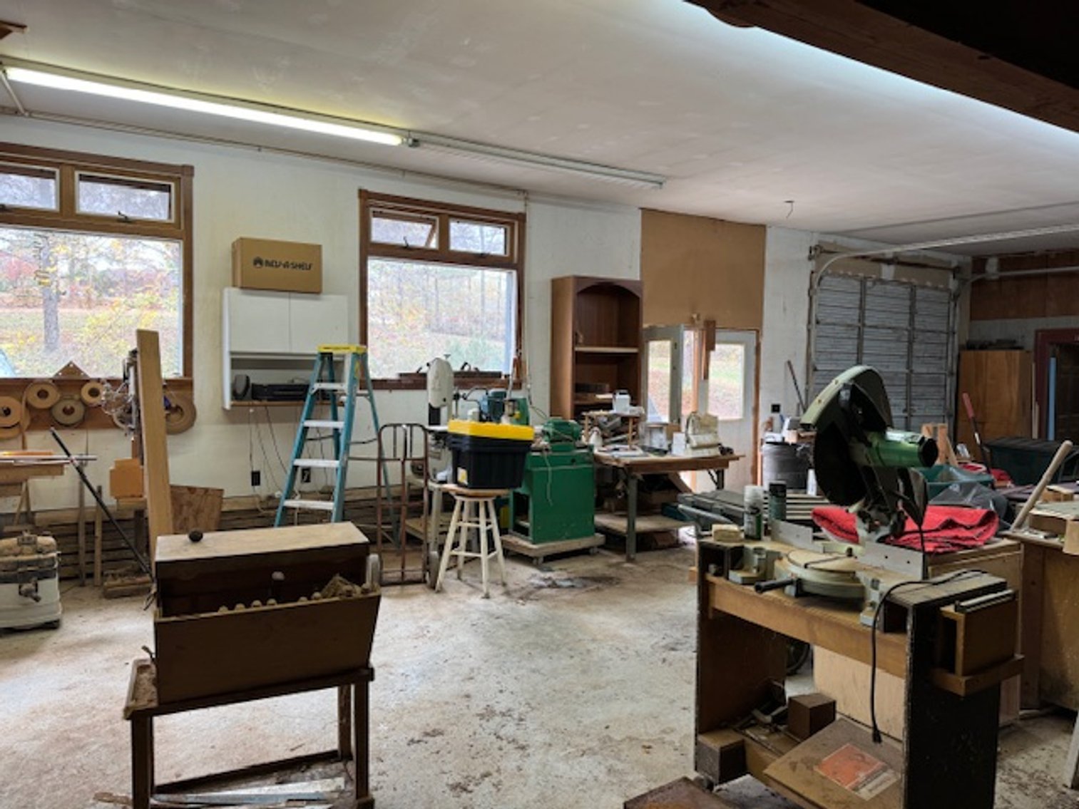 Image for Commercial Space - 8,000+ sq ft - Cabinet Shop near Hwy 100 - Centerville