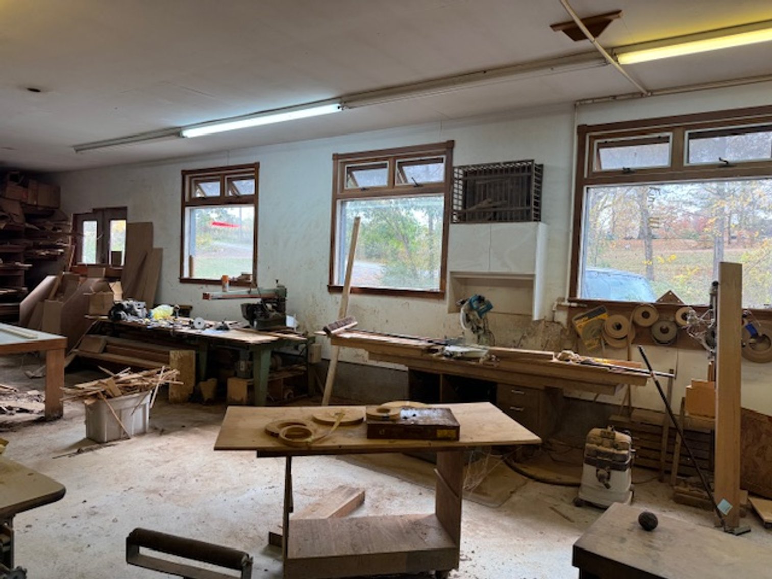 Image for Commercial Space - 8,000+ sq ft - Cabinet Shop near Hwy 100 - Centerville