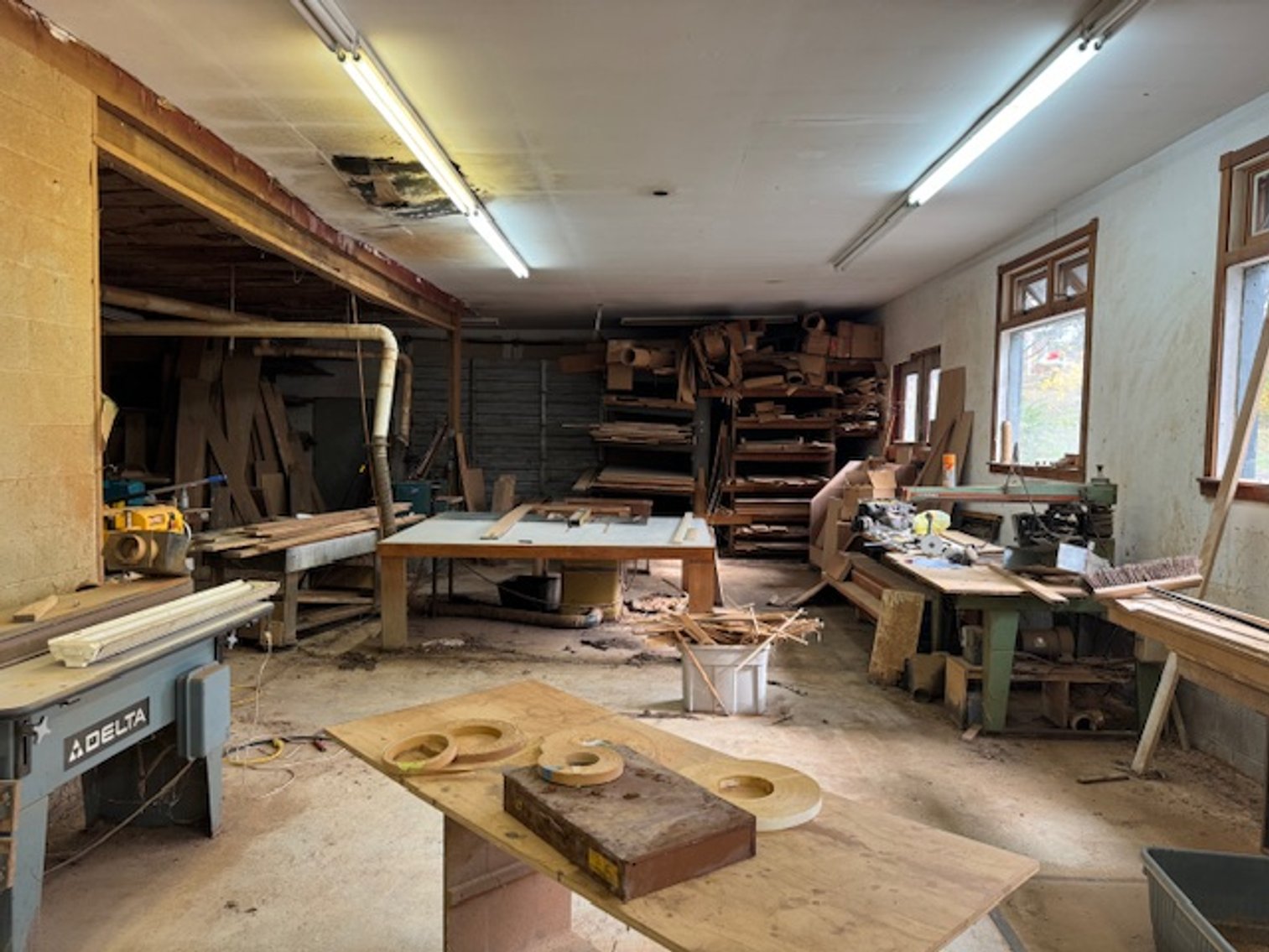 Image for Commercial Space - 8,000+ sq ft - Cabinet Shop near Hwy 100 - Centerville