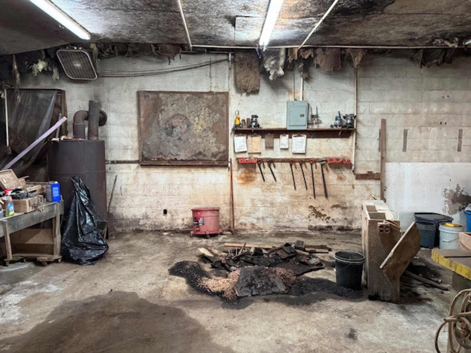 Image for Commercial Space - 8,000+ sq ft - Cabinet Shop near Hwy 100 - Centerville