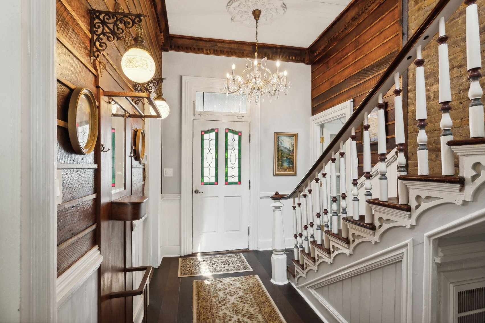 Image for Exquisite Victorian Home in Downtown Centerville