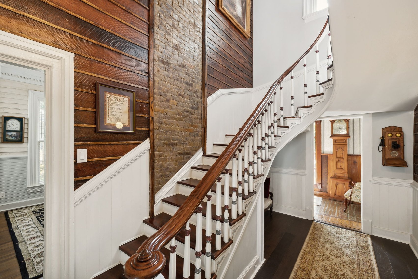 Image for Exquisite Victorian Home in Downtown Centerville