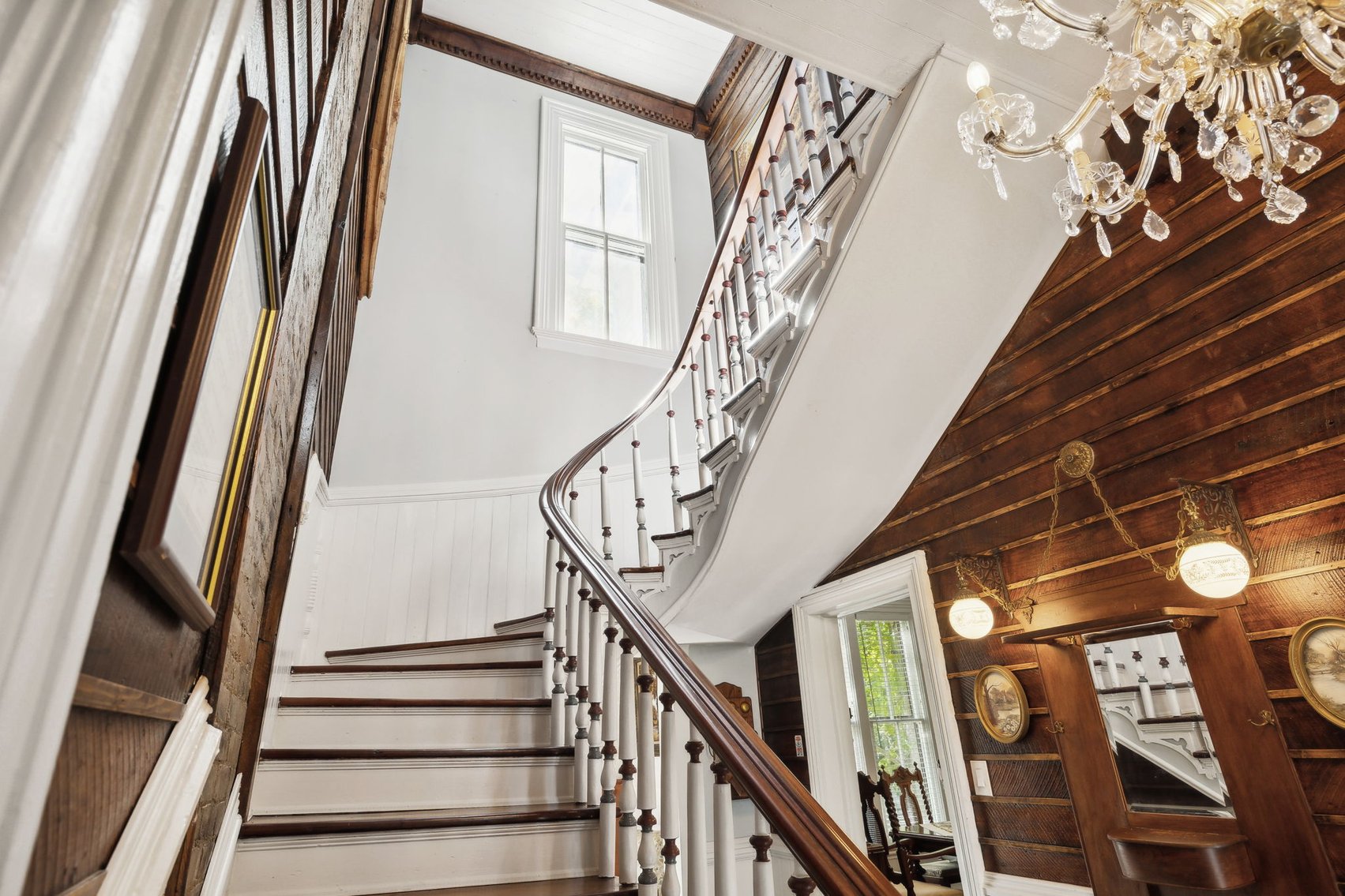 Image for Exquisite Victorian Home in Downtown Centerville