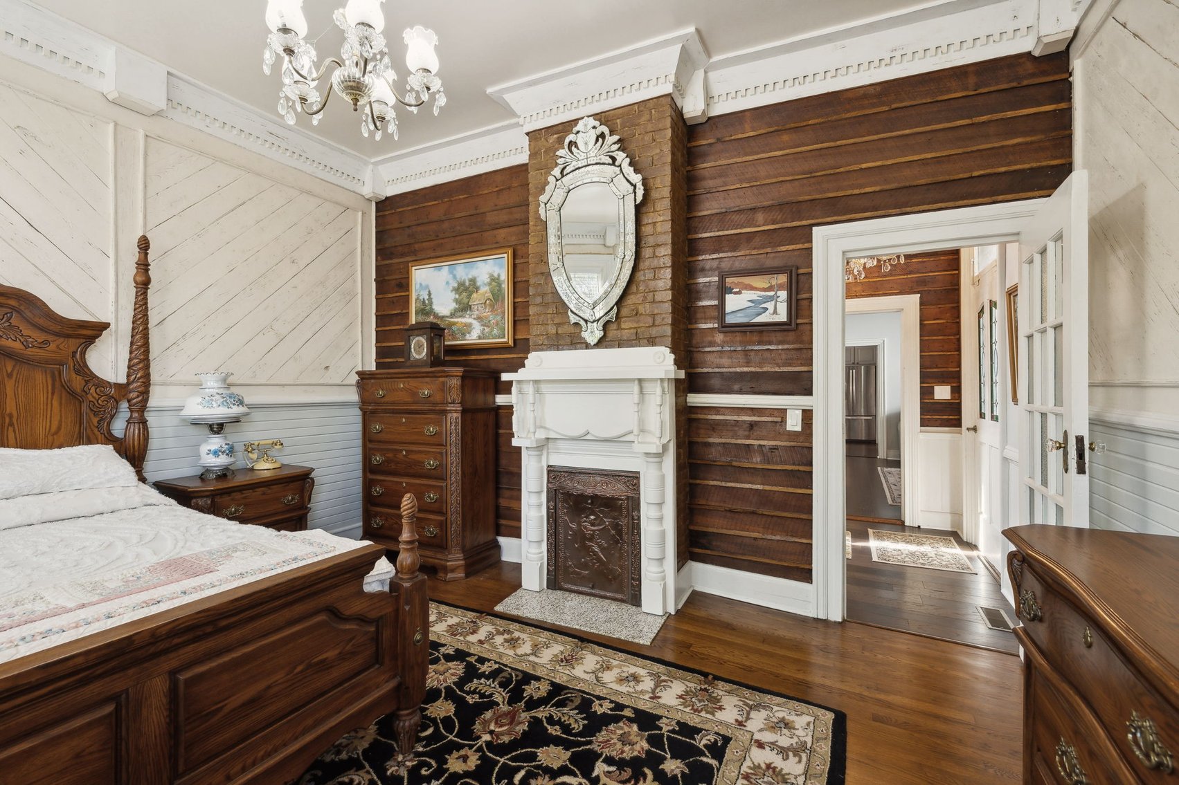 Image for Exquisite Victorian Home in Downtown Centerville