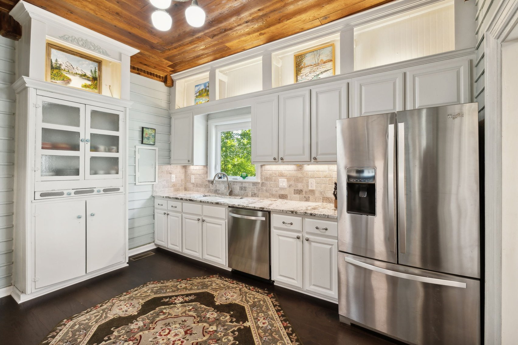 Image for Exquisite Victorian Home in Downtown Centerville