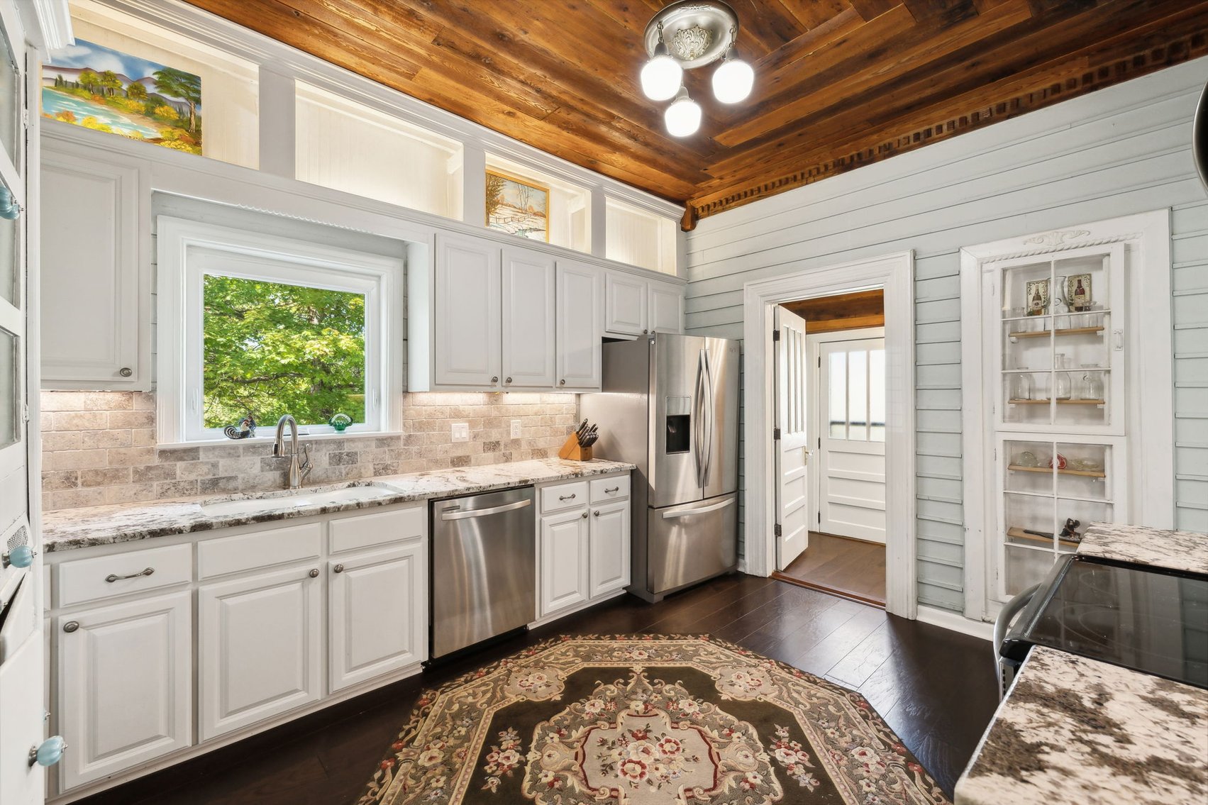 Image for Exquisite Victorian Home in Downtown Centerville