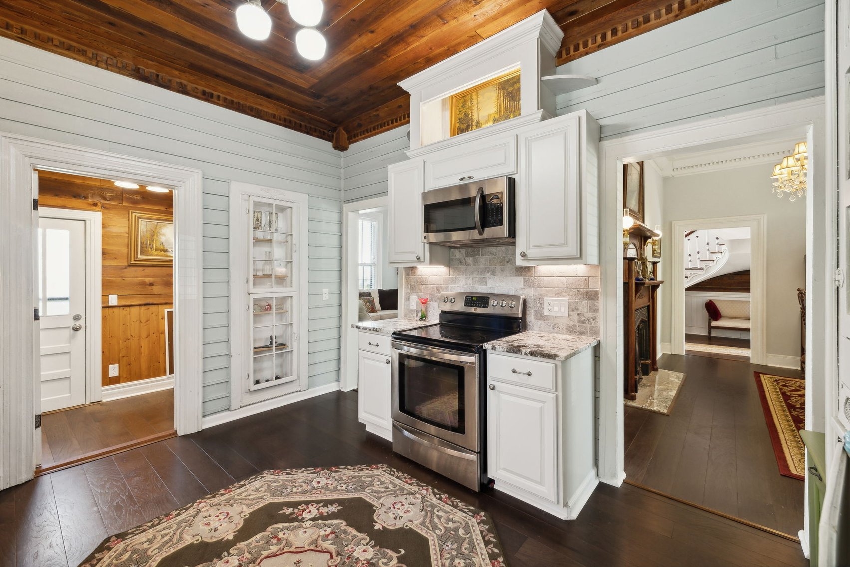 Image for Exquisite Victorian Home in Downtown Centerville